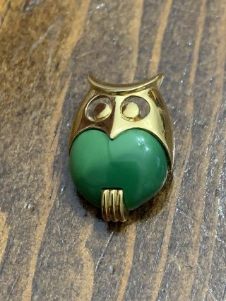 Vintage Crown Trifari Signed Owl Pin Jade Green Lucite Jelly Belly Small Brooch