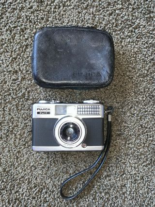 Vintage Fujica Half 1/2 Frame 35mm Film Camera W/fuji 28mm F/2.  8 Wide - Angle Lens