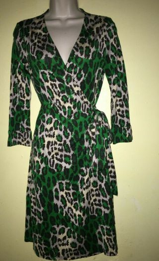 Diane Von Furstenburg Vintage Justin Silk Wrap Dress Size 8 Green Animal Print