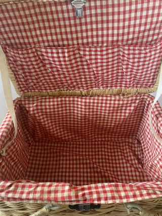 Vintage Perfect Wicker Weaved Picnic Basket With Handles Cloth Lined