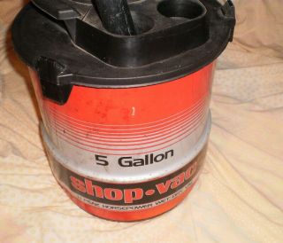 VTG Shop - Vac wet/dry vacuum.  5 gallon.  Model 600C 1.  1 hp.  Includes hose PRE - OWNED 2