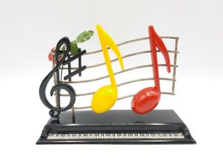 Vtg Plastic Piano And Metal Music Notes Treble Clef Salt And Pepper Shaker Set