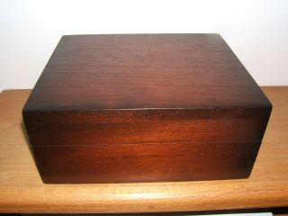 Vintage Quality Mahogany Humidor Box - 10 1/2 " X 8 1/2 " X 4 1/2 "