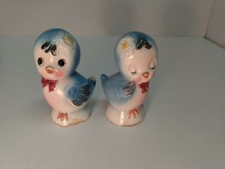 Vintage Lefton Porcelain Blue Bird Salt And Pepper Set.