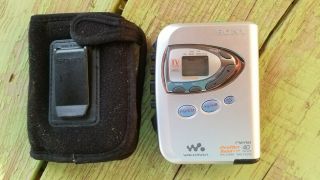 Vintage Sony Wm - Fx290w Walkman Am/fm Radio Cassette Portable Tape Player W/ Case