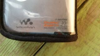 Vintage Sony WM - FX290W Walkman AM/FM Radio Cassette Portable Tape Player w/ Case 3