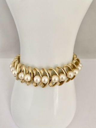 Vintage Brushed Gold Tone / Faux Pearls Bracelet Signed Crown Trifari 6 3/4”