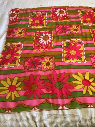 Vintage Fabric 4 Yards Flower Power Big Bold Flowers With A Flowered Border