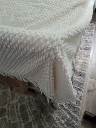 Vintage 1950s White Textured Chenille Twin Size Bedspread Blanket