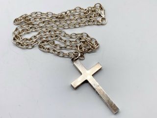 Vintage Solid Silver Heavy Well Made Cross Crucifix Ladies Pendant And Necklace