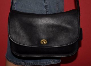Vtg Coach " City Bag " Black Leather Purse Cross - Body Turn - Lock Messenger Bag 9790