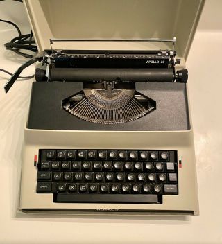Vtg Royal Apollo 10 Electric Portable Typewriter With Case