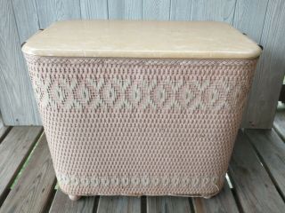 Vintage White & Pink Wicker Clothes Bathroom Laundry Hamper Pearl Top And Handle