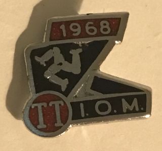 Isle Of Man Tt 1968 Vintage Pin Badge