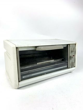 Black & Decker Toast - R - Oven Model Tro 200 - Ty2 In White Vintage Toaster Oven