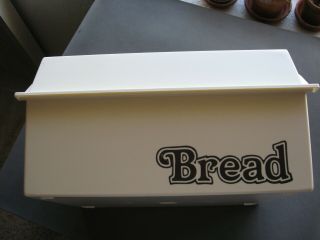 Large Vintage Plastic Bread Box Bin With Lid 15`` X 11 1/2`` Beige/white