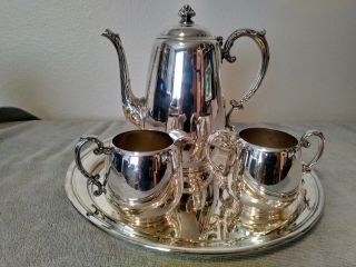 Vintage Wm Rogers Silverplate Coffee/tea Pot.  Includes Sugar And Creamer Set.