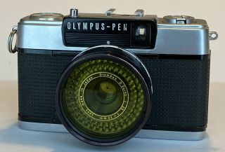 Vintage Olympus - Pen Ees - 2 35mm Camera D.  Zuiko 2.  8/30mm Lens Made In Japan