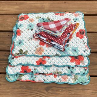 Pioneer Women Vintage Bloom Set Of 4 Floral Reversible Quilted Placemats Napkins
