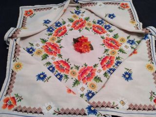 Vintage Hand Embroidered Linen Tablecloth Stunning Floral Circle