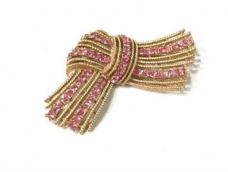 Vintage Trifari Pink Rhinestone Gold Tone Bow Brooch Jewelry Pin