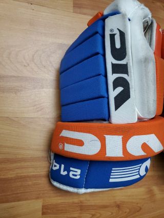 Vintage Orange & Blue VIC Victoria 214 Hockey Gloves 3