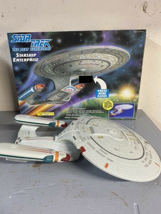 Star Trek The Next Generation Vintage 1992 Starship Enterprise W/box.