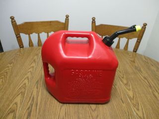 VINTAGE PRE BAN BLITZ 5 GALLON GAS CAN SELF VENTING FAST POURING SPOUT AND CAP 3