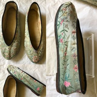 Vtg 1920 /30’ Chinese Hand Embroidered Silk Shoes / Slippers.  Romantic Boudoir.
