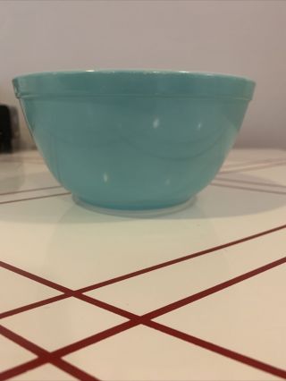 Vintage Pyrex 1.  5 Qt Aqua Turquoise 402 Mixing Bowl Robin Egg Blue Htf
