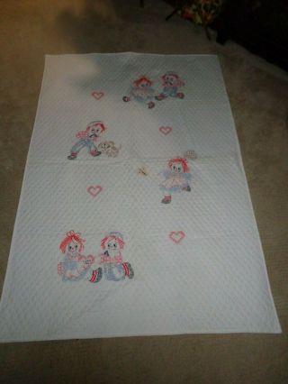 Vtg Raggedy Ann Andy Embroidered Baby Blanket Coverlet White Quilted 58x41