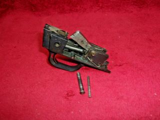 Westernfield m.  40N 12Ga.  Pump Shotgun,  Parts: Trigger/Hammer/Guard Assembly 3