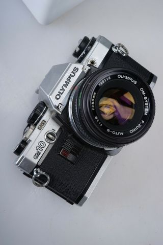 Vintage Olympus Om - 10 35mm Film Camera Package W/ Zuiko 50mm F/1.  8