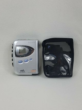 Vintage Sony Wm - Fx290w Walkman Am/fm Radio Cassette Portable Tape Player W/ Case