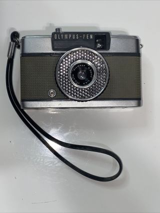 Olympus Pen Ee - 2 Half Frame Film Camera Japan Vtg -