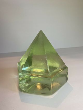 Vintage Mid Century Modern Mcm Peridot Green Glass Hexagonal Pyramid Paperweight