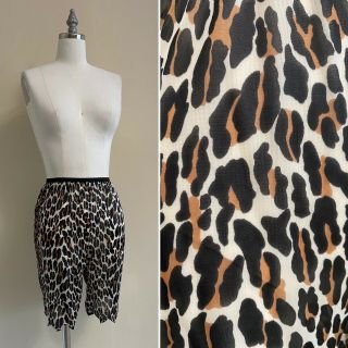 Vtg 60s /70s Vanity Fair Nylon Leopard Print Shorts Pantaloons Zig Zag Hem Small