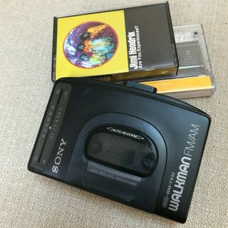 Vintage Sony Wm - Fx32 Fm/am Cassette Walkman Auto Reverse -