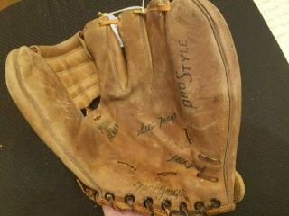 Willie Mays - Vintage Mcgregor Baseball Glove - Pro Style G22 Writing On Back Gd.  Cn