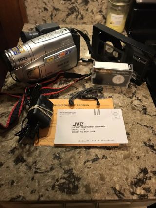 Vintage Jvc Compact Vhs Camcorder Gr - Sxm250u Cards Bag C - P7u Adapter