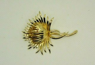 Vintage Crown Trifari Flower Shape Gold Tone Brooch Pin